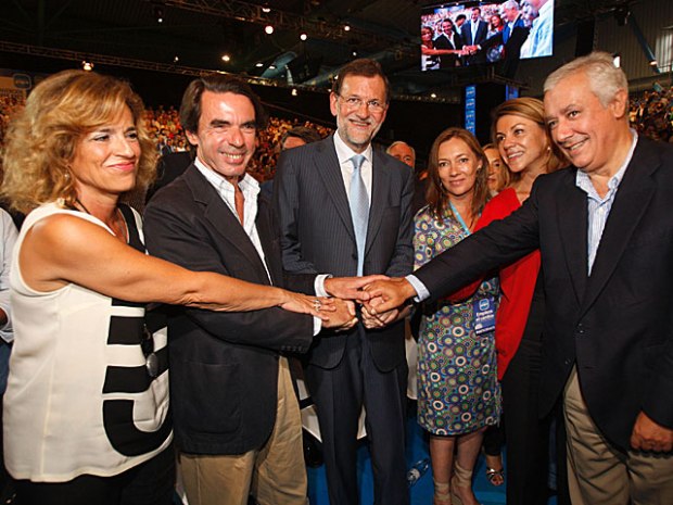 Rajoy junto a su esposa, Elvira Fernández, Aznar, Botella, Cospedal y Arenas