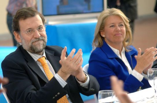 La alcaldesa de Marbella, Ángeles Muñoz (PP), junto a Mariano Rajoy en imagen de archivo